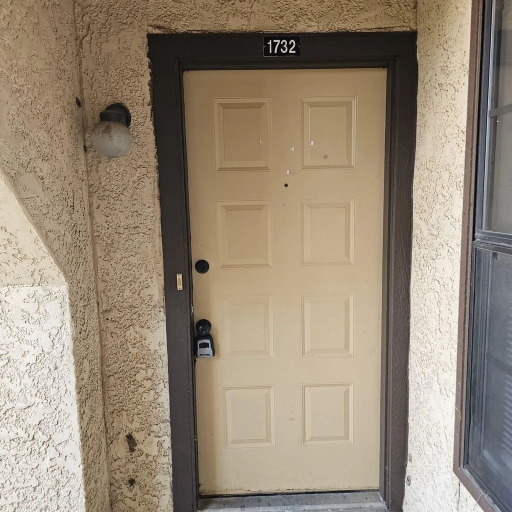 1732 Crest Point Drive, Arlington