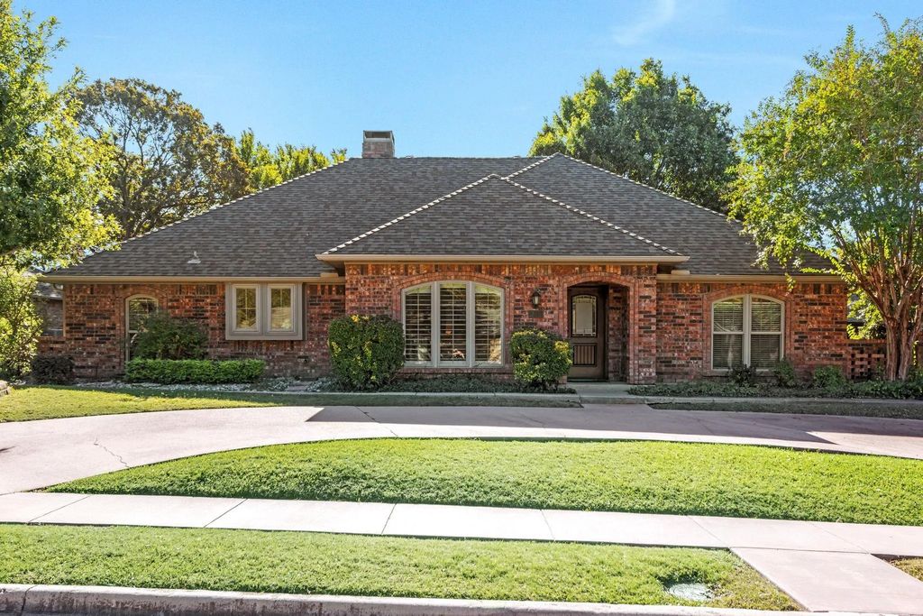 715 Hawk Lane, Coppell