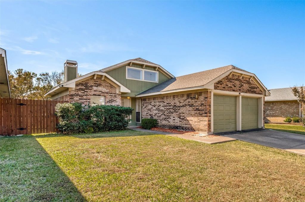 2002 Verlaine Drive, Carrollton