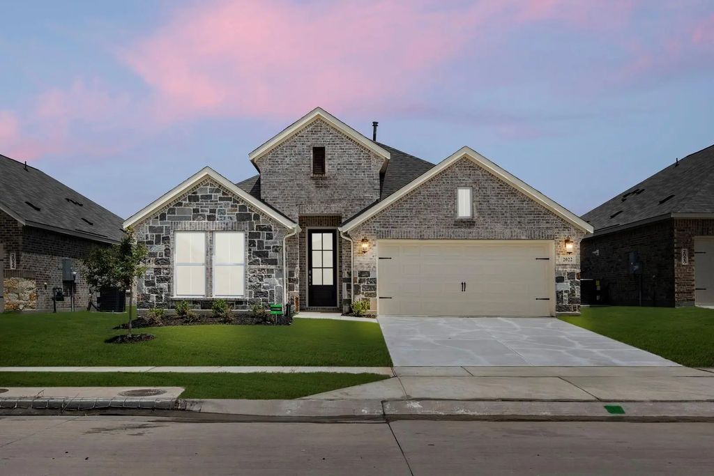 2022 Brackett Pond Road, Forney