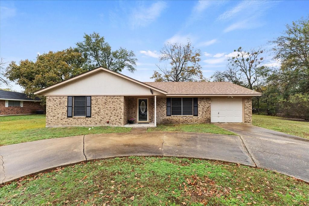102 Norma Circle, Greenville