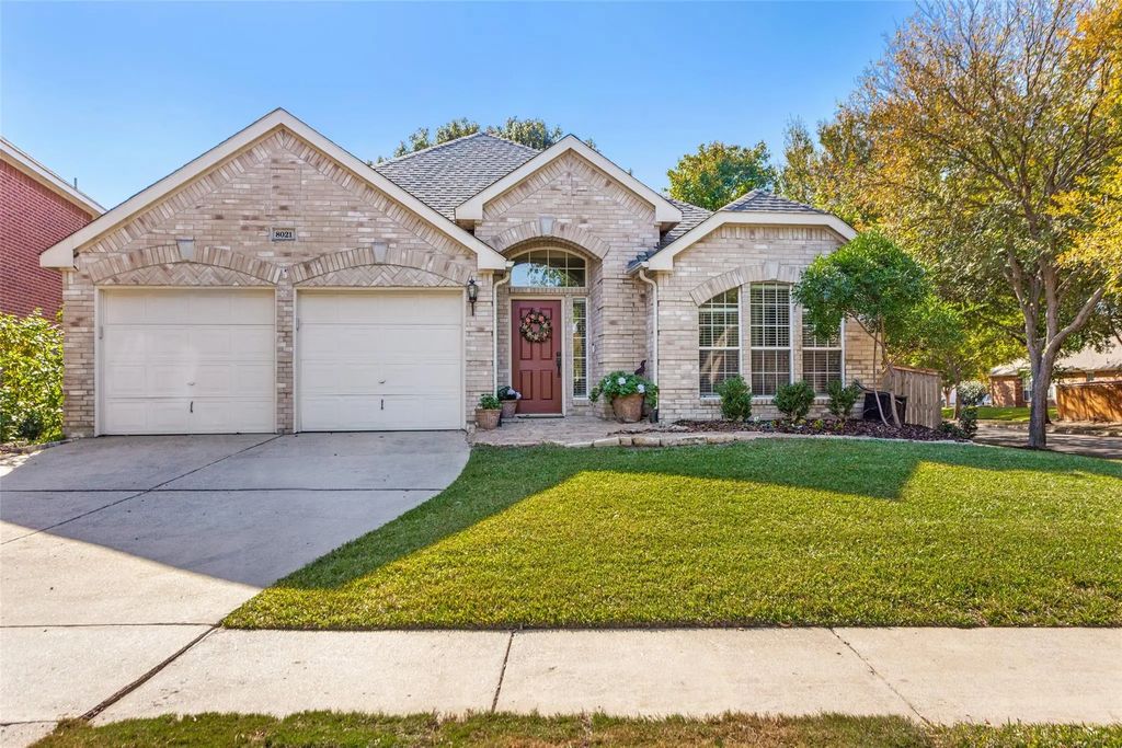 8021 Belladonna Drive, Fort Worth