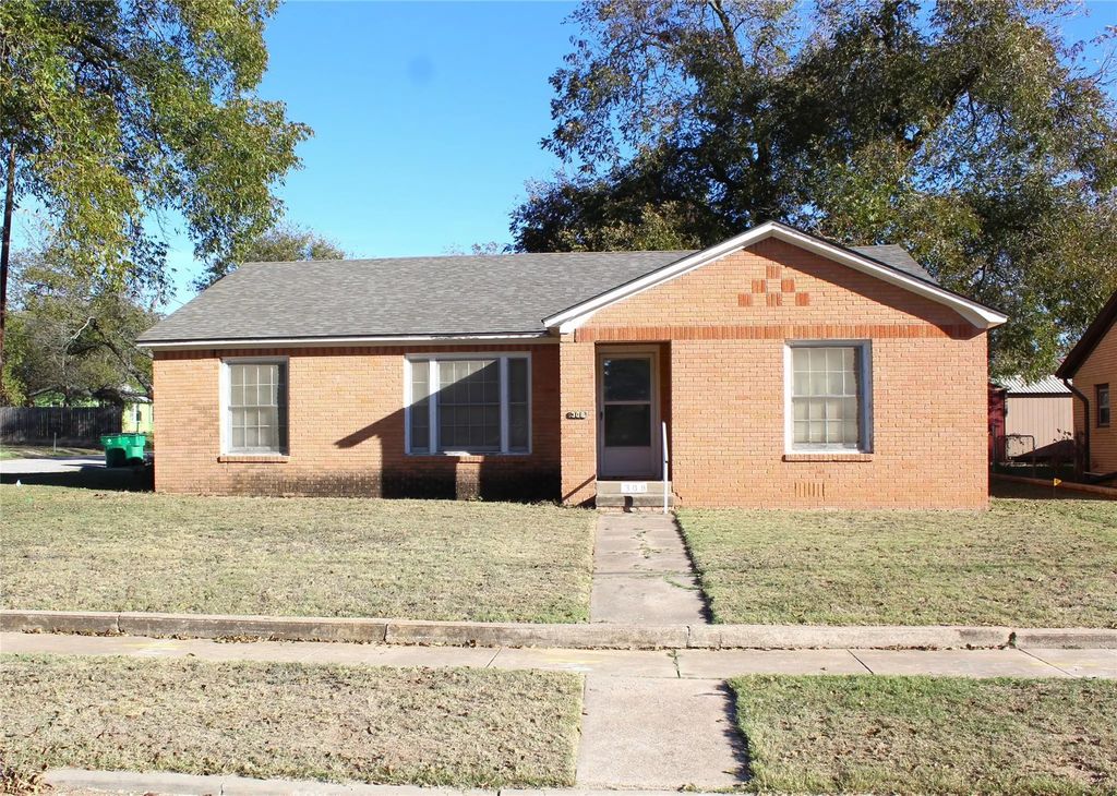 308 W Live Oak Street, Dublin