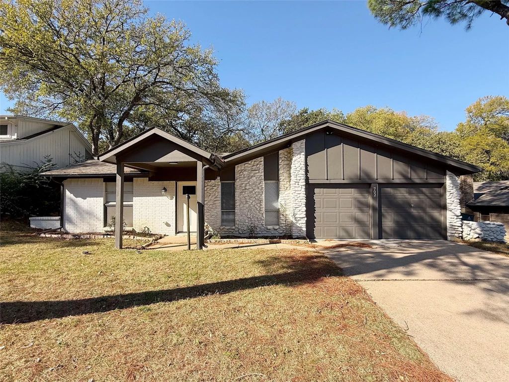 702 Chestnut Drive, Arlington