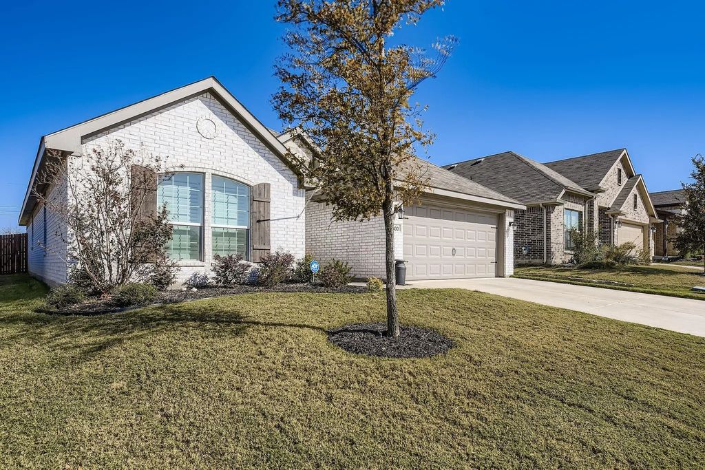 800 Misty Lane, Cleburne
