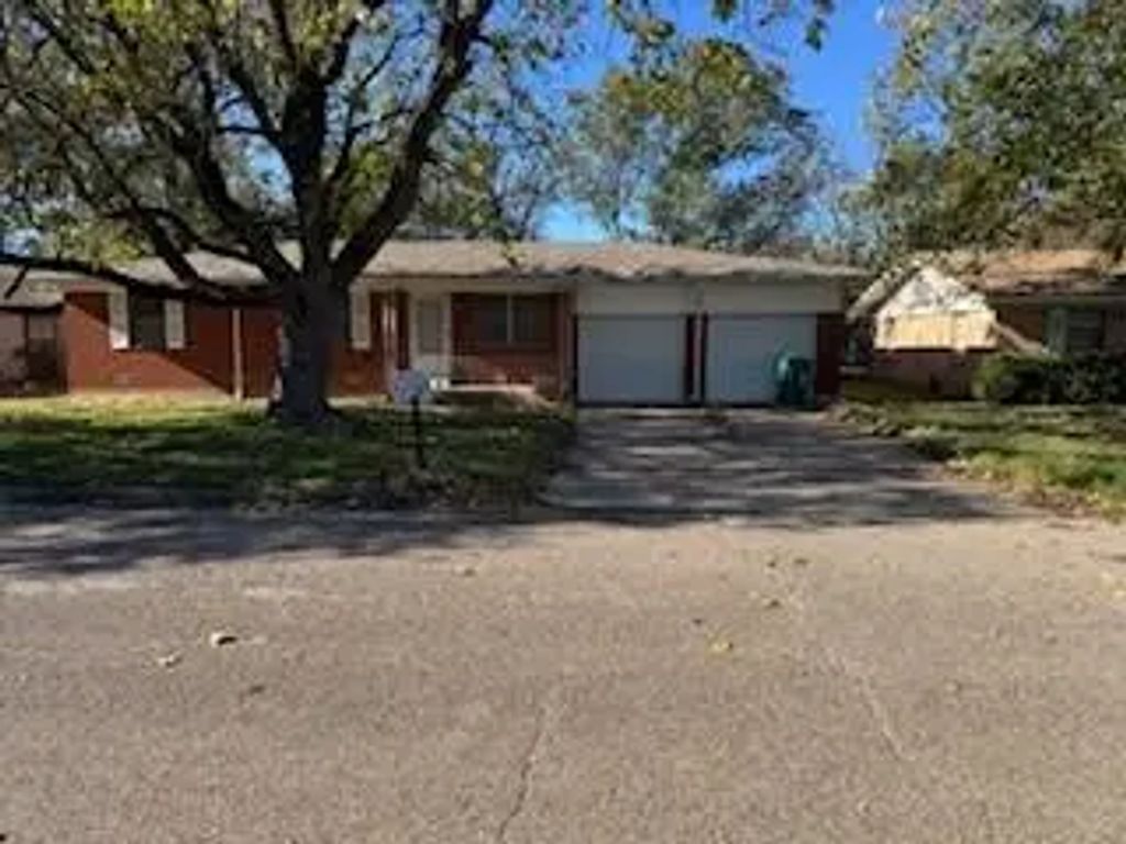 116 S Bermuda, Lacy Lakeview