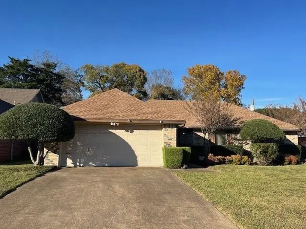 1715 Riverway Bend Circle, Dallas