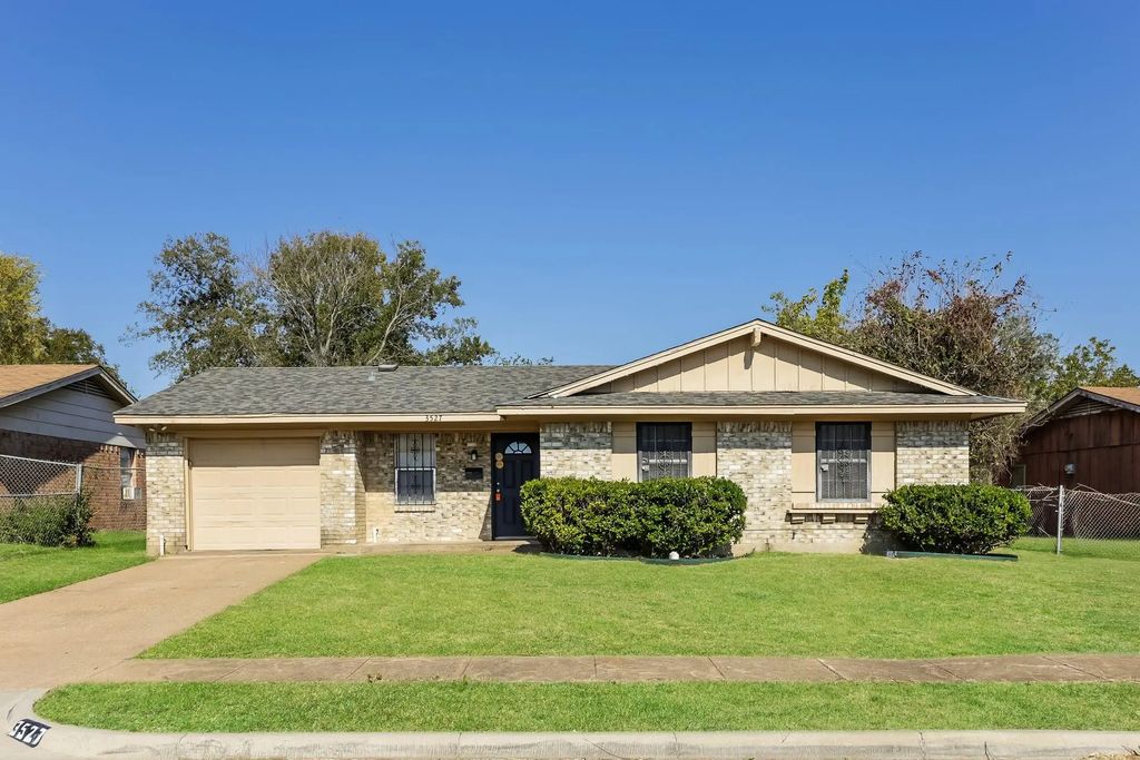 3527 Pebbleshores Drive, Dallas