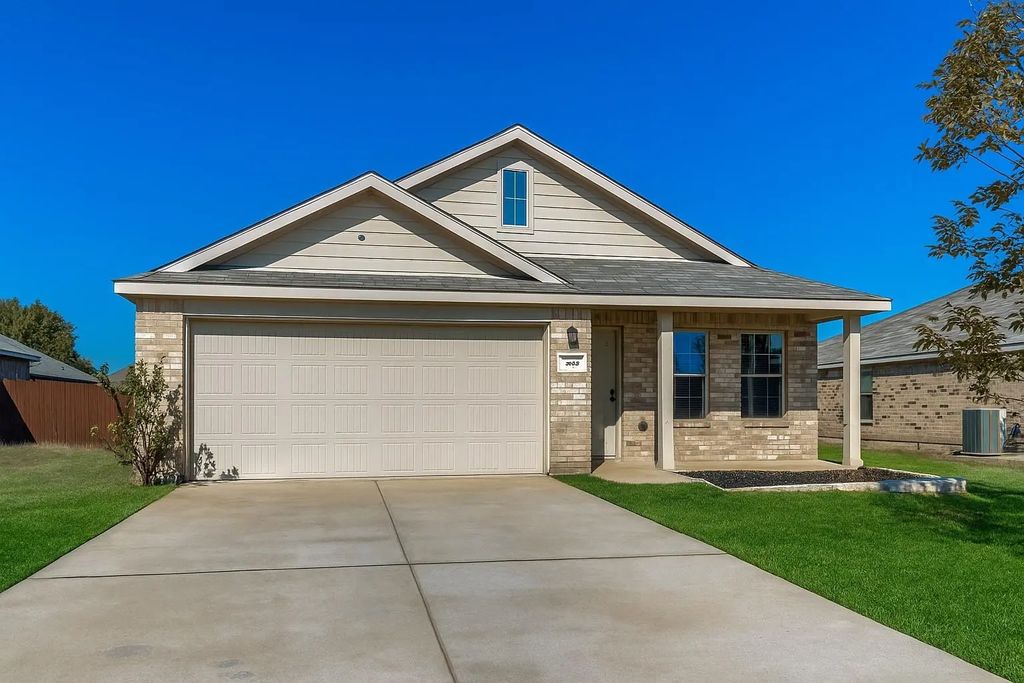 1117 Skyline Drive, Hutchins