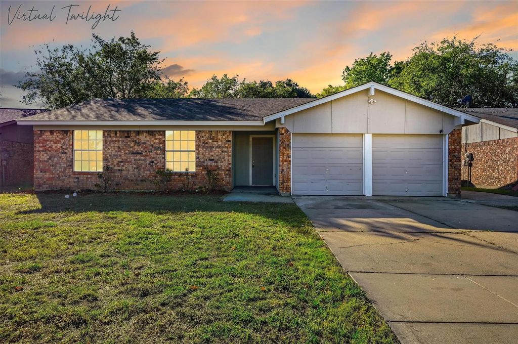 5608 Twin Oaks Drive, Haltom City