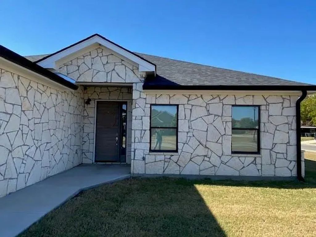 2201 Brooke, Brownwood