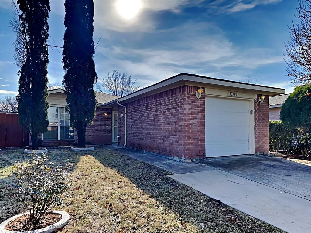 10304 Blackjack Oaks Drive, Dallas
