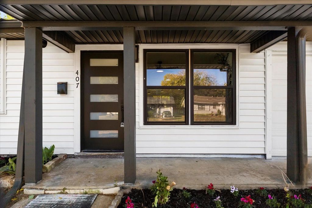 407 Freestone Drive, Euless
