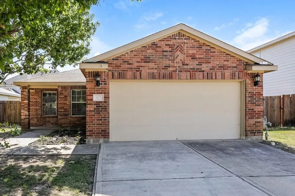 629 Misty Mountain Drive, Fort Worth