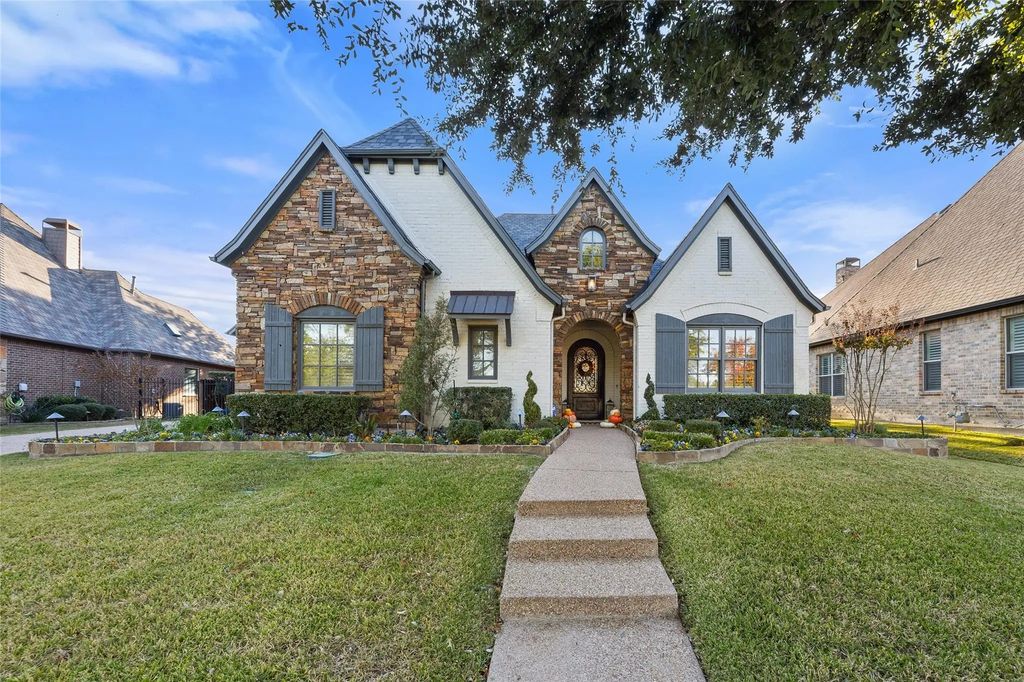 2202 Stonebridge Lane, Mansfield