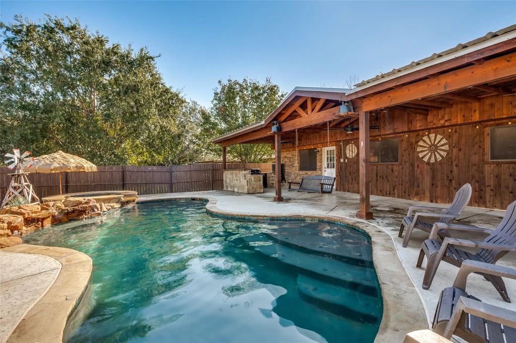 5824 Springtide Drive, Fort Worth