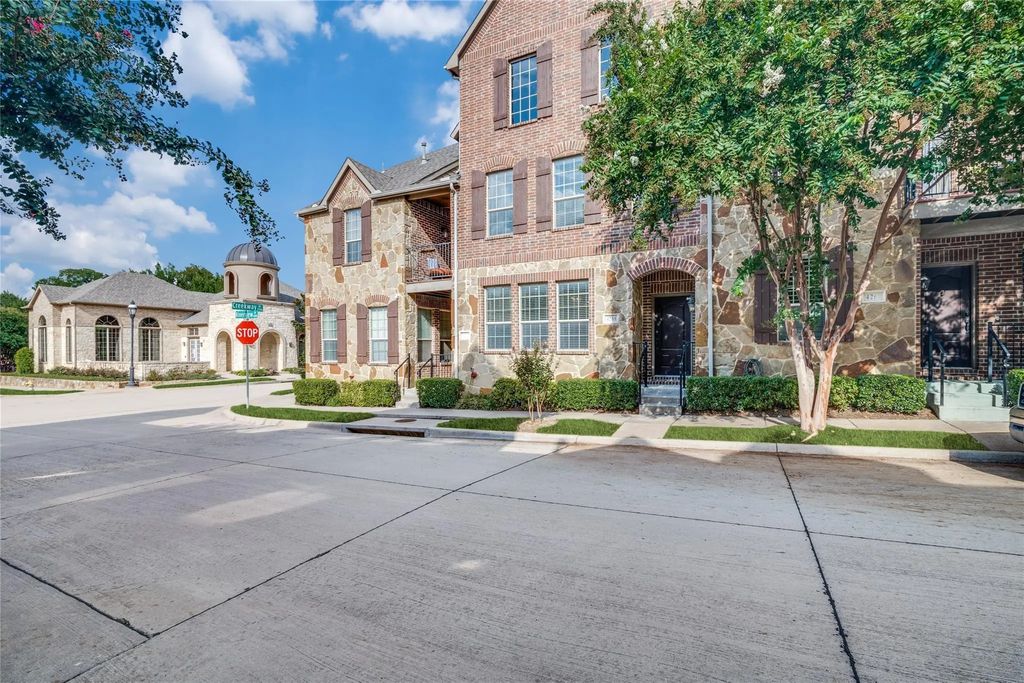 4268 Riverview Drive, Carrollton