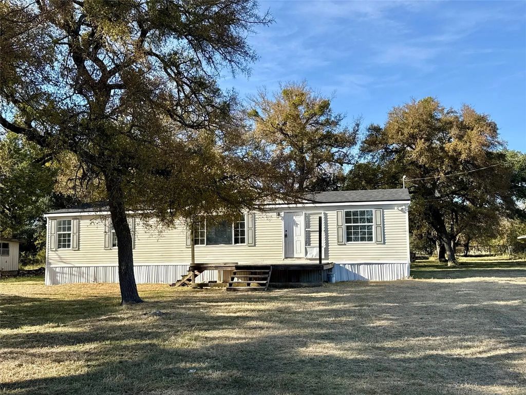 321 County Road 1607, Clifton