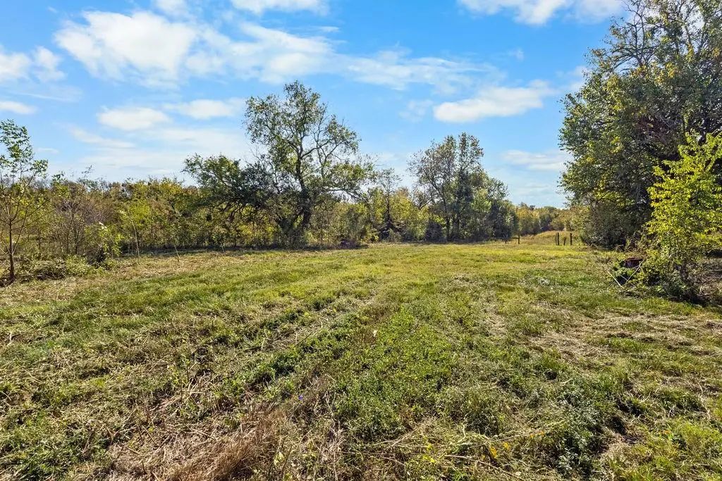 2353 County Road 4225, Enloe