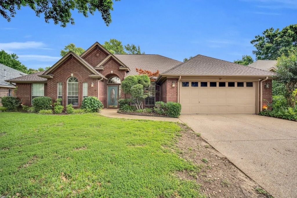 1206 Brook Arbor Drive, Mansfield