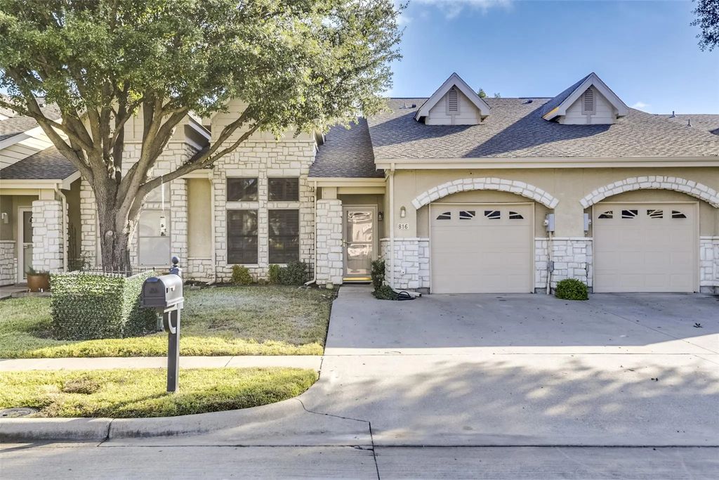 816 Earhart Avenue, Grand Prairie
