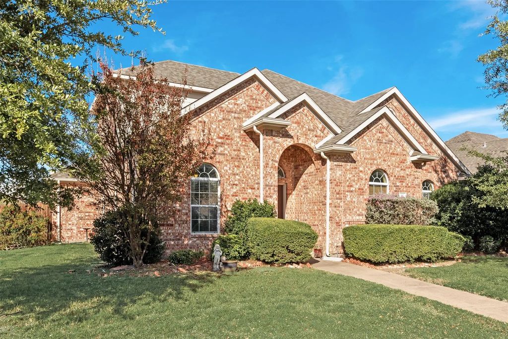 301 Quail Run Road, Red Oak