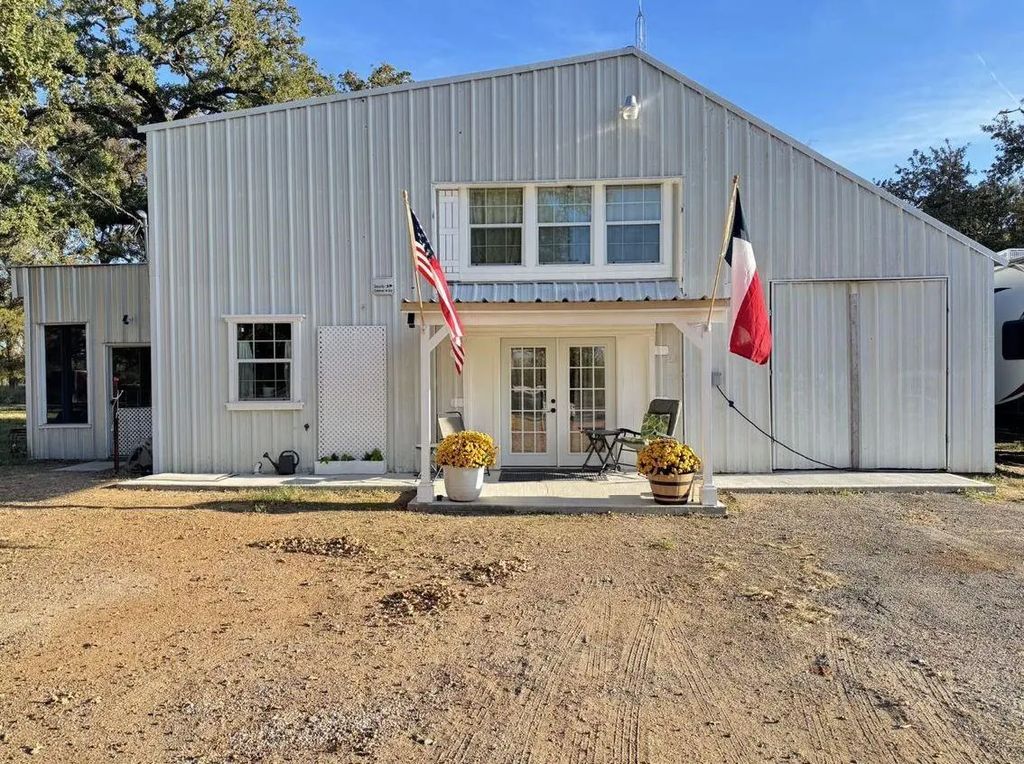 4827 Ross Road, Waco