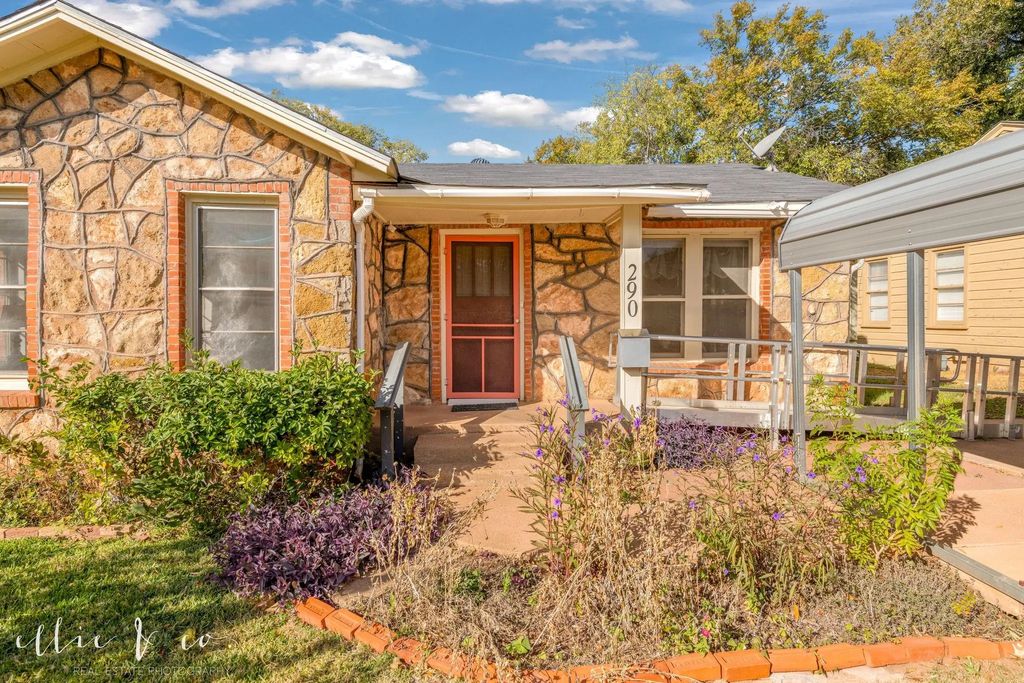 290 Clyde Street, Abilene