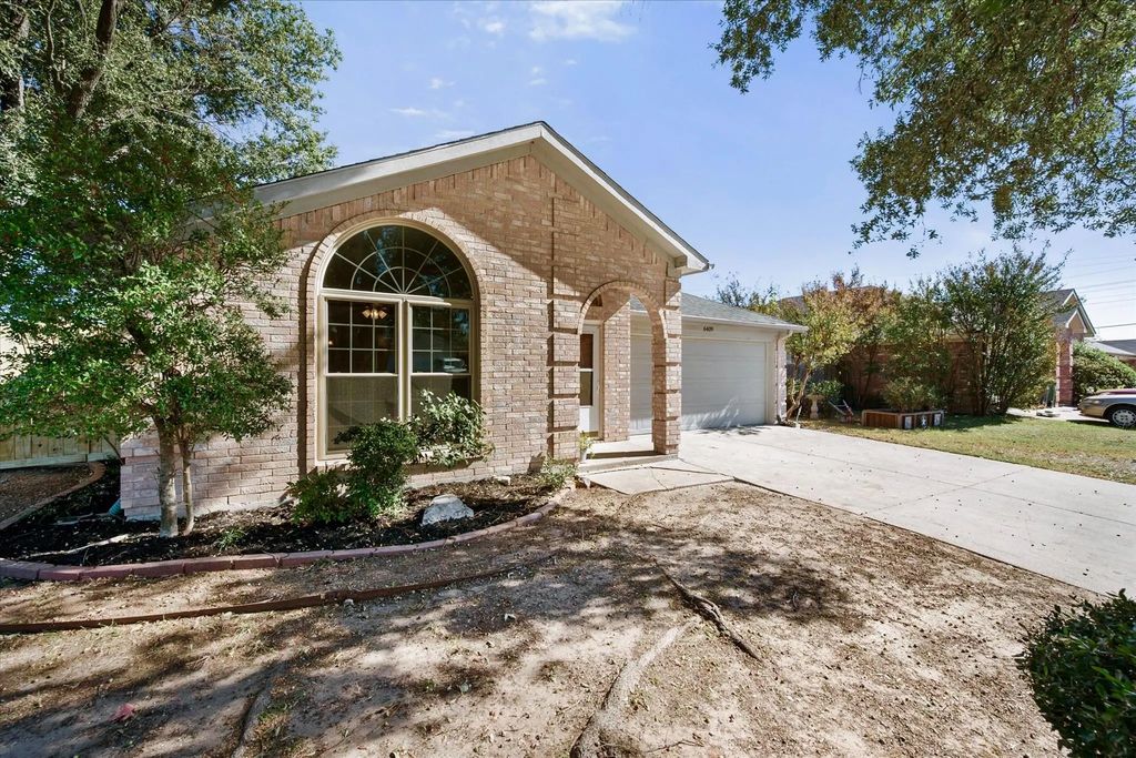 6409 Brookglen Drive, Arlington