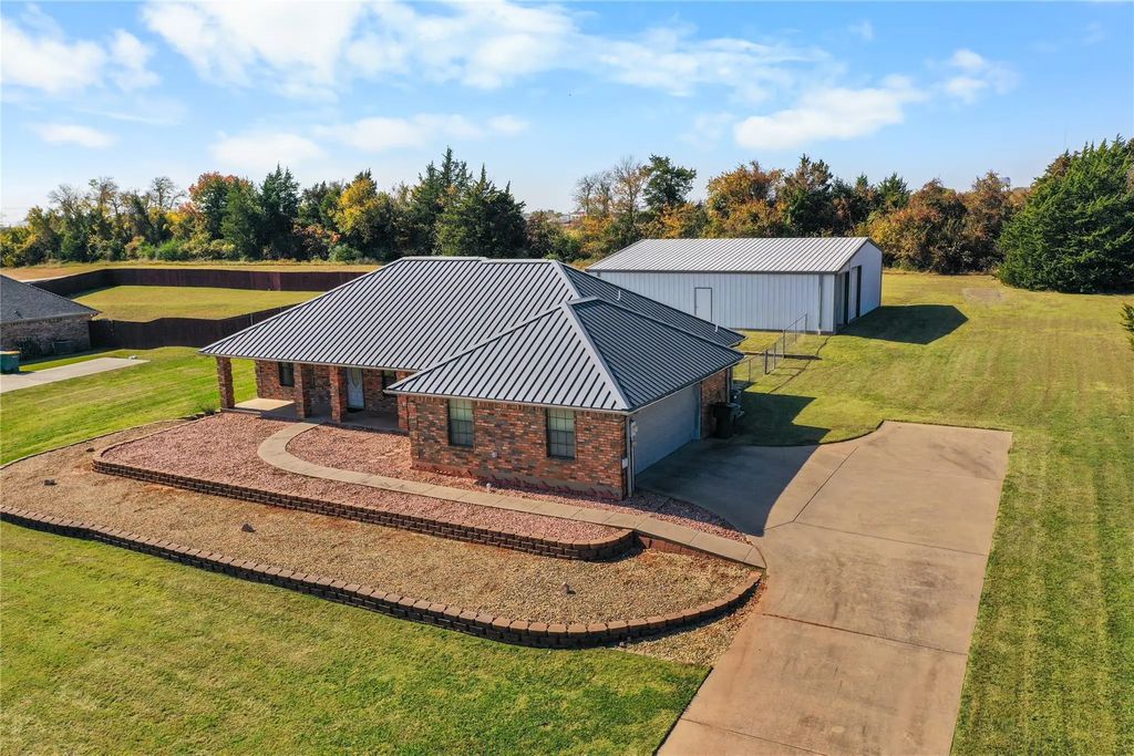 3706 Heatherwood Lane, Sherman