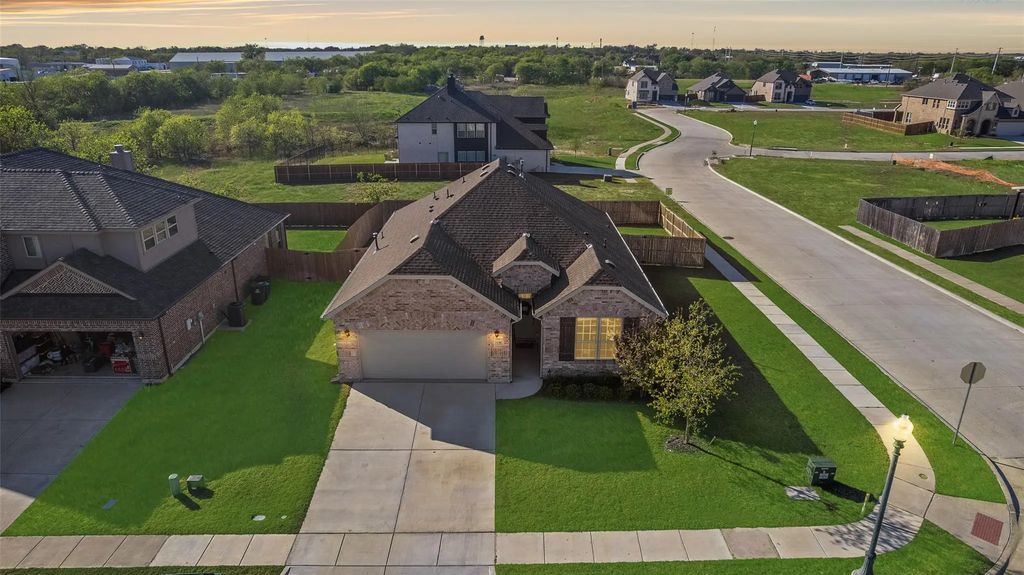 136 Creekside Drive, Sanger