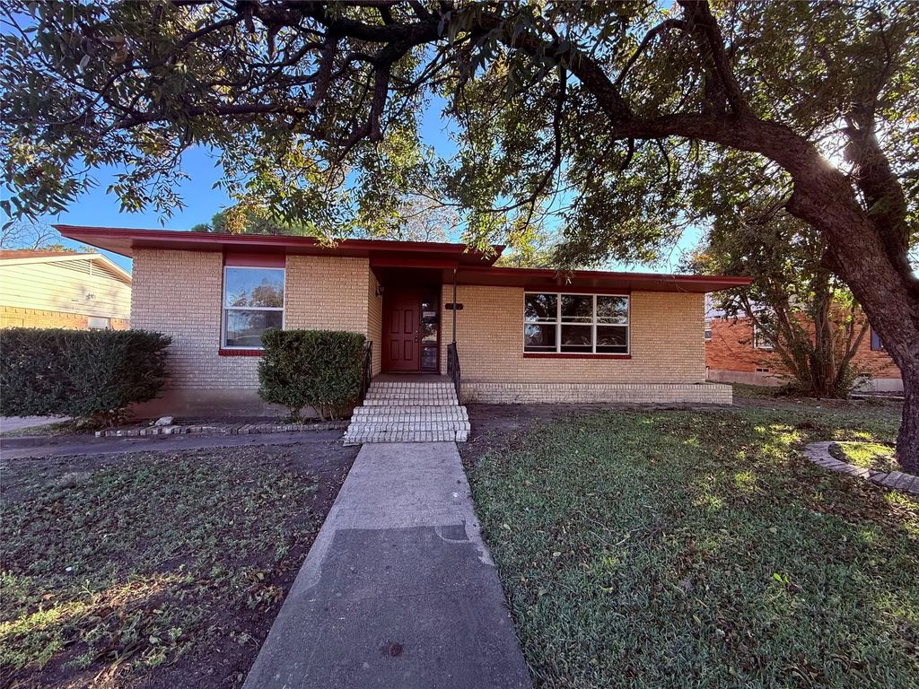 914 Bandera Lane, Garland