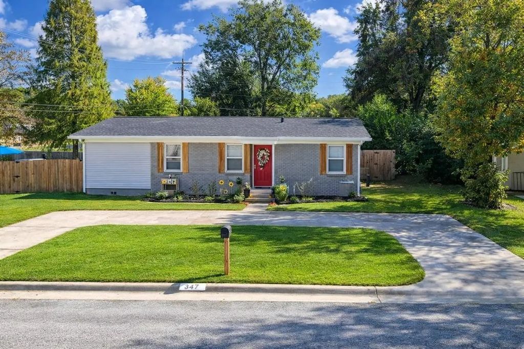 213 Reierson Avenue, Athens