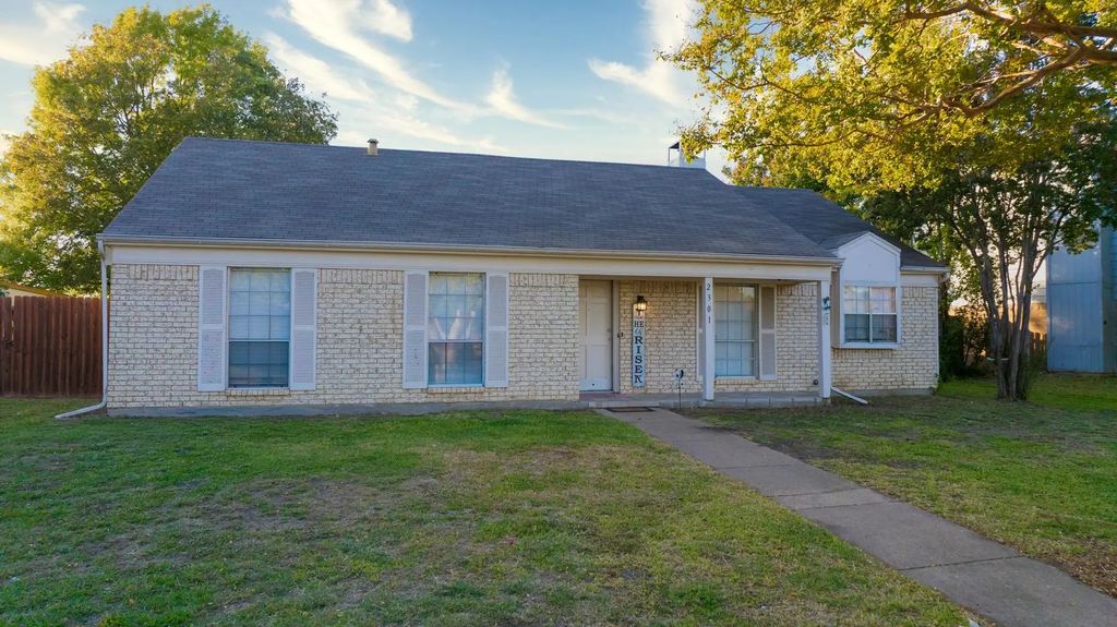 2301 Saharah Drive, Garland