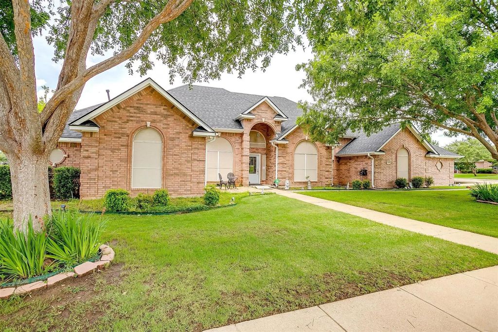 1200 Blackberry Court, Crowley