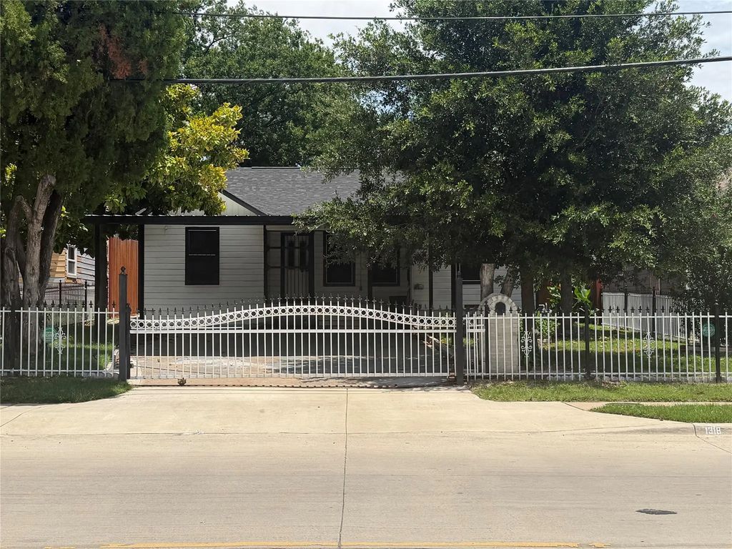 1318 S Ewing Avenue, Dallas
