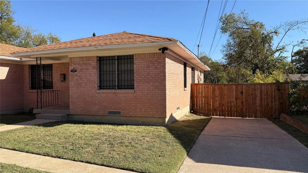 1560 Danube Drive, Dallas