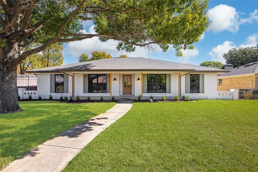 12130 Lochwood Boulevard, Dallas