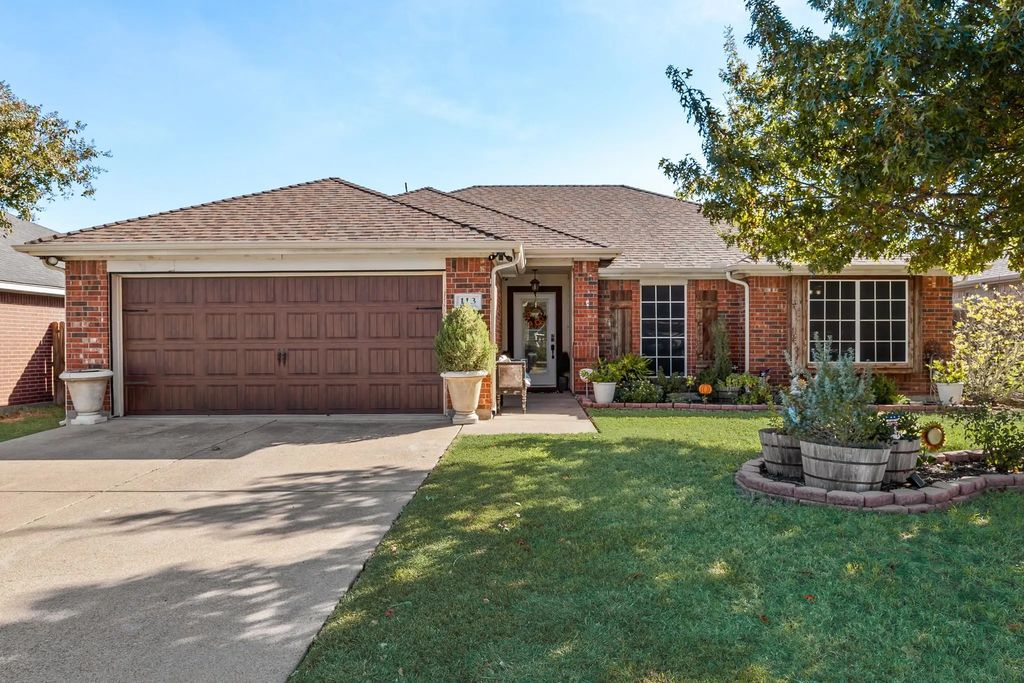 113 Adams Drive, Crowley