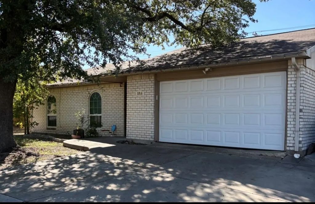 5516 Maple Lane, Rowlett