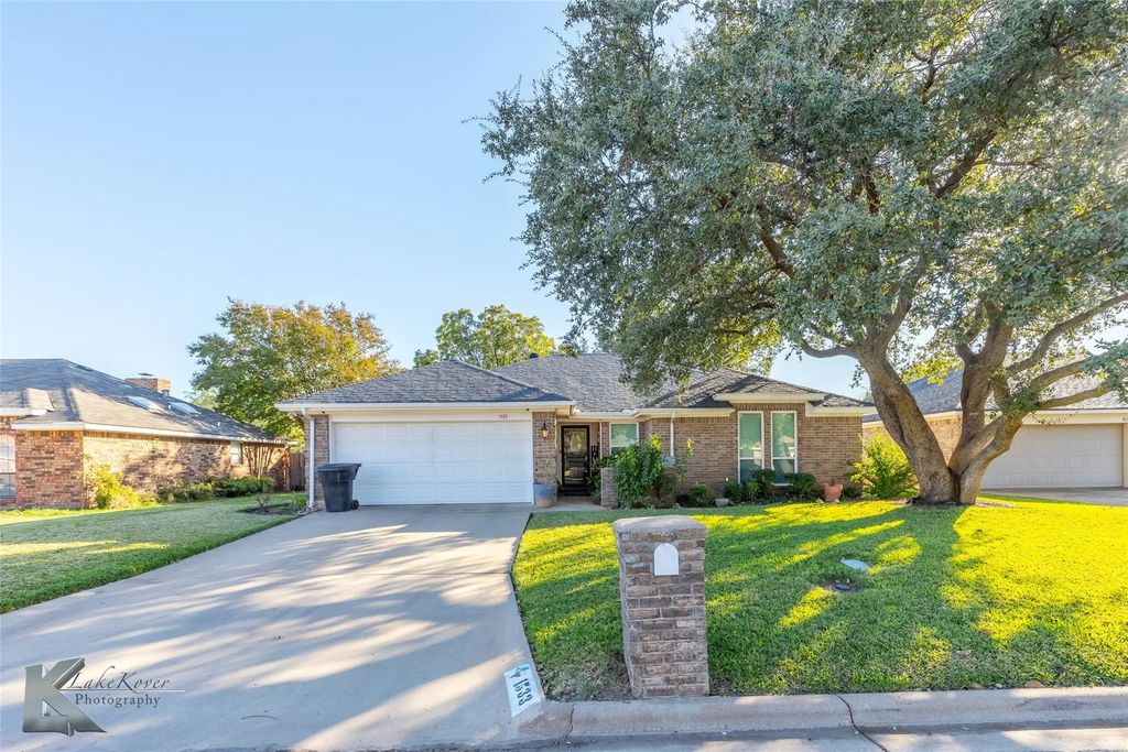 1533 Sir Thopas Court, Abilene