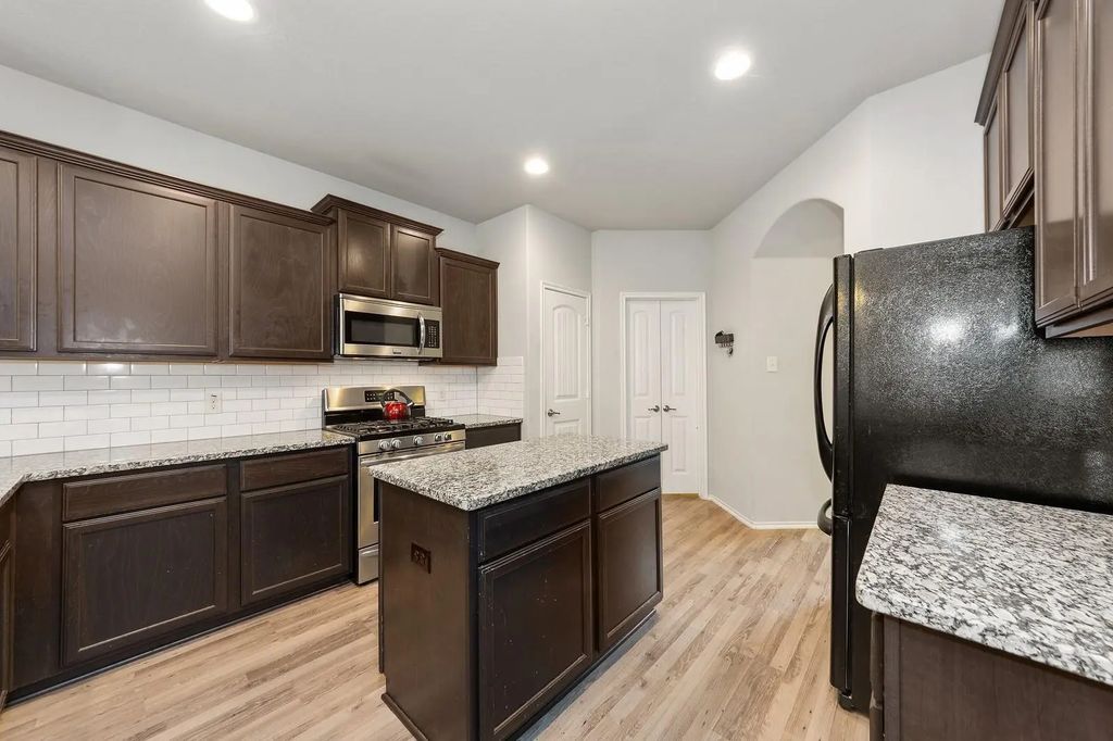 3510 Brazos Street, Melissa