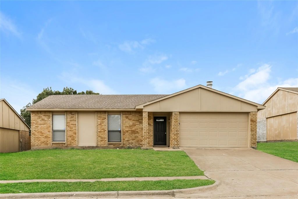 9215 Sophora Drive, Dallas