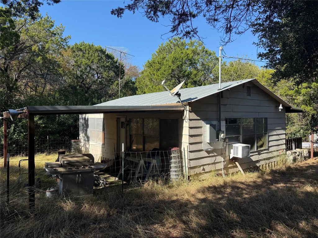 103 Valasta Street, Whitney