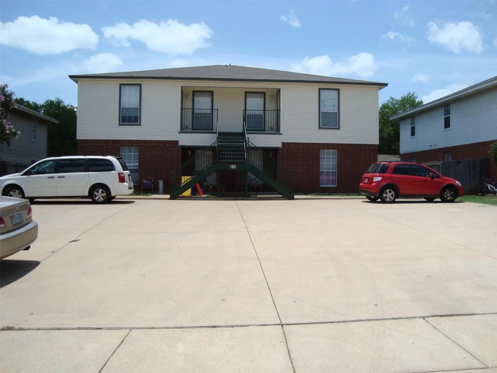 613 Race Street, Crowley