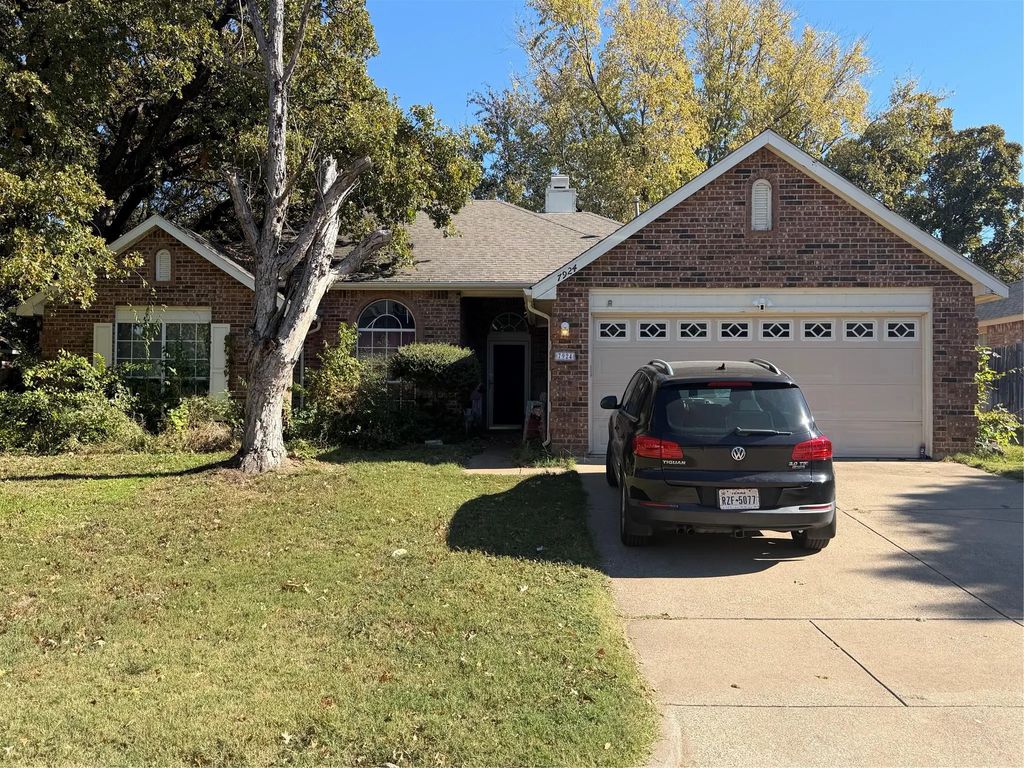 7924 Woodland Drive, North Richland Hills