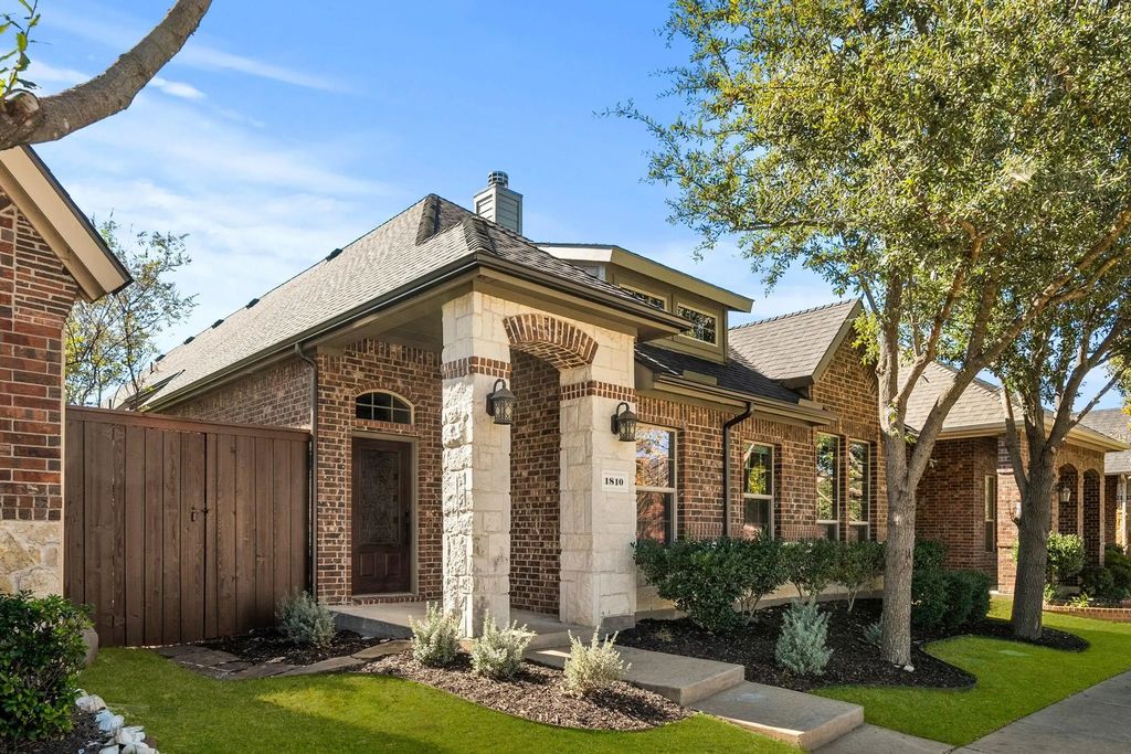 1810 Sanderlain Lane, Allen