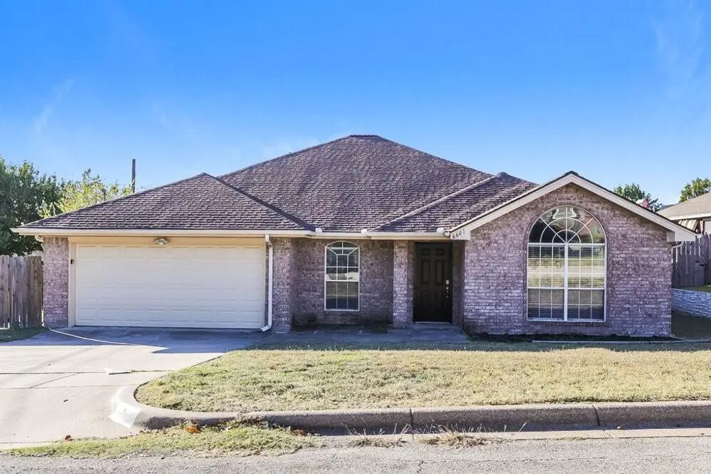 6601 Basswood Drive, Fort Worth