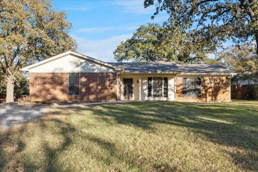 6109 Waller Lane, Colleyville