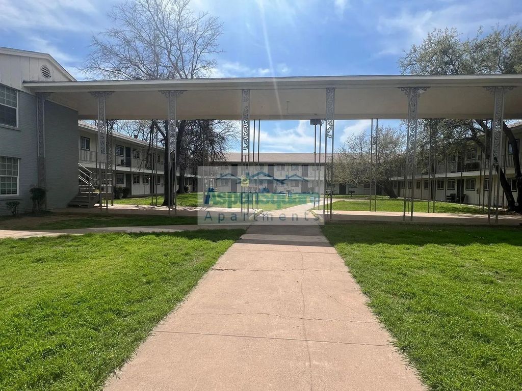 1705 S 3rd Street 212, Abilene